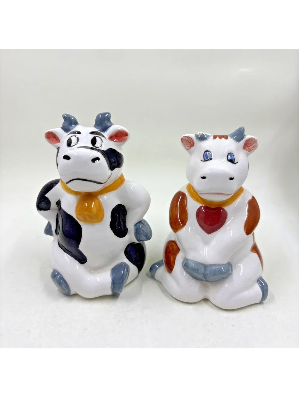 Vintage Omnibus Cow Salt And Pepper Shakers (see photo horn chip)